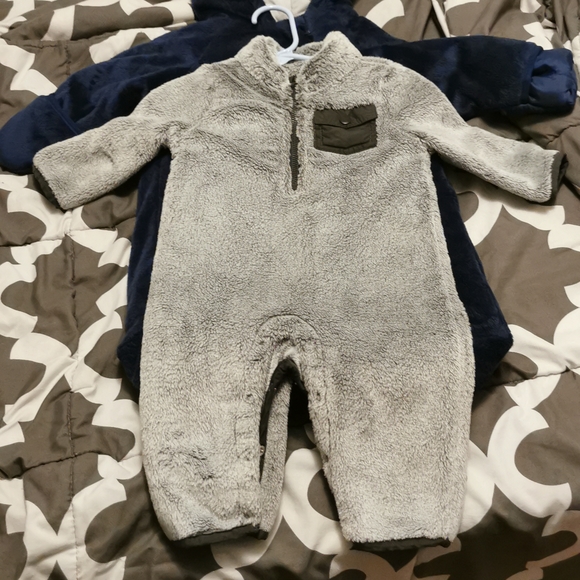 A baby jacket - Picture 2 of 2